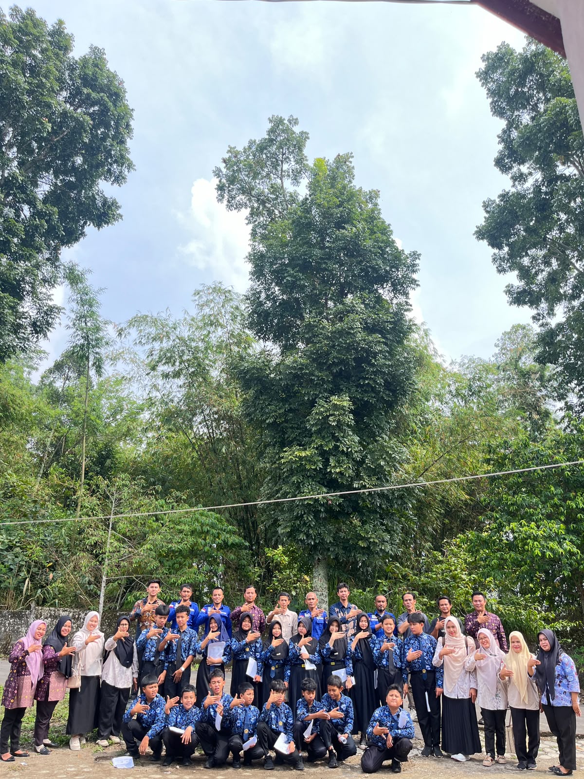 Sinergi Edukasi Perikanan Sejak Dini, UPTD Balai Benih Ikan Kota Pagar Alam Sambut Kunjungan Outing Class SMP Fluency Kids