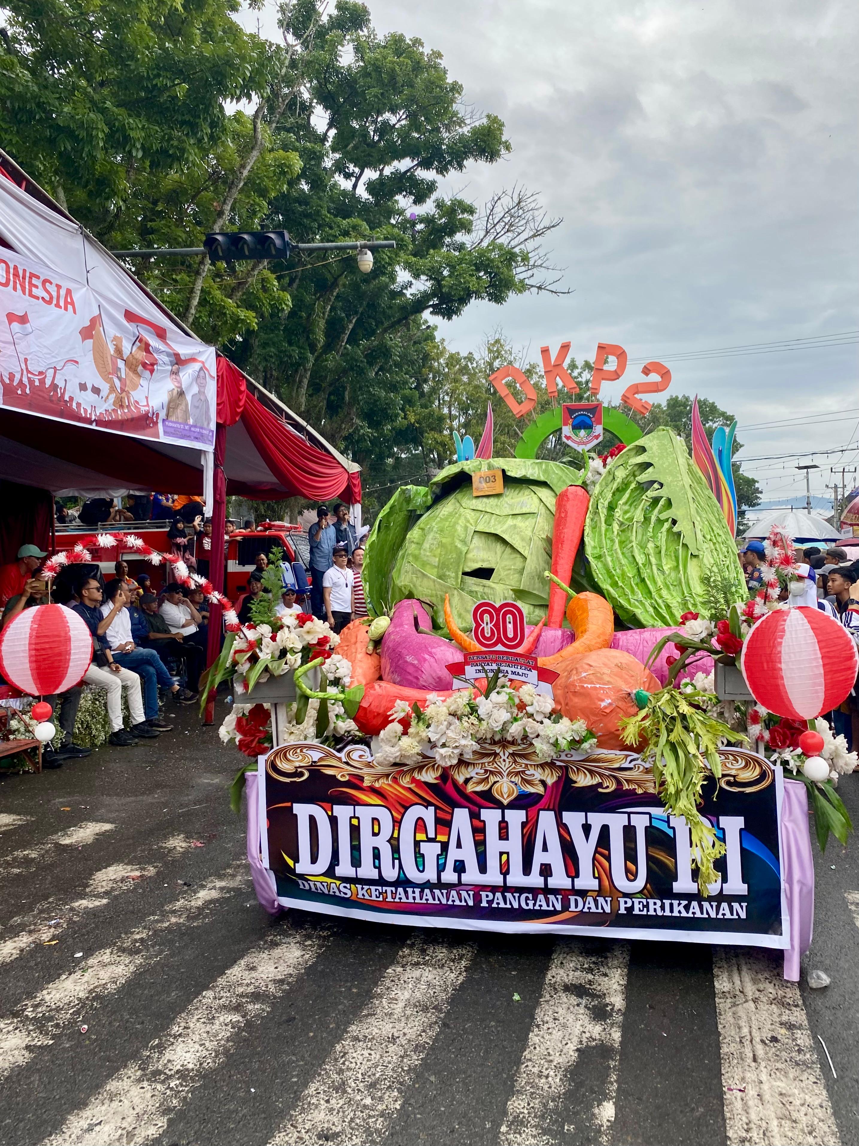 Pangan Aman Bukan Sekadar Tema! DKP2 Pagar Alam Edukasi Warga Lewat Pawai HUT RI