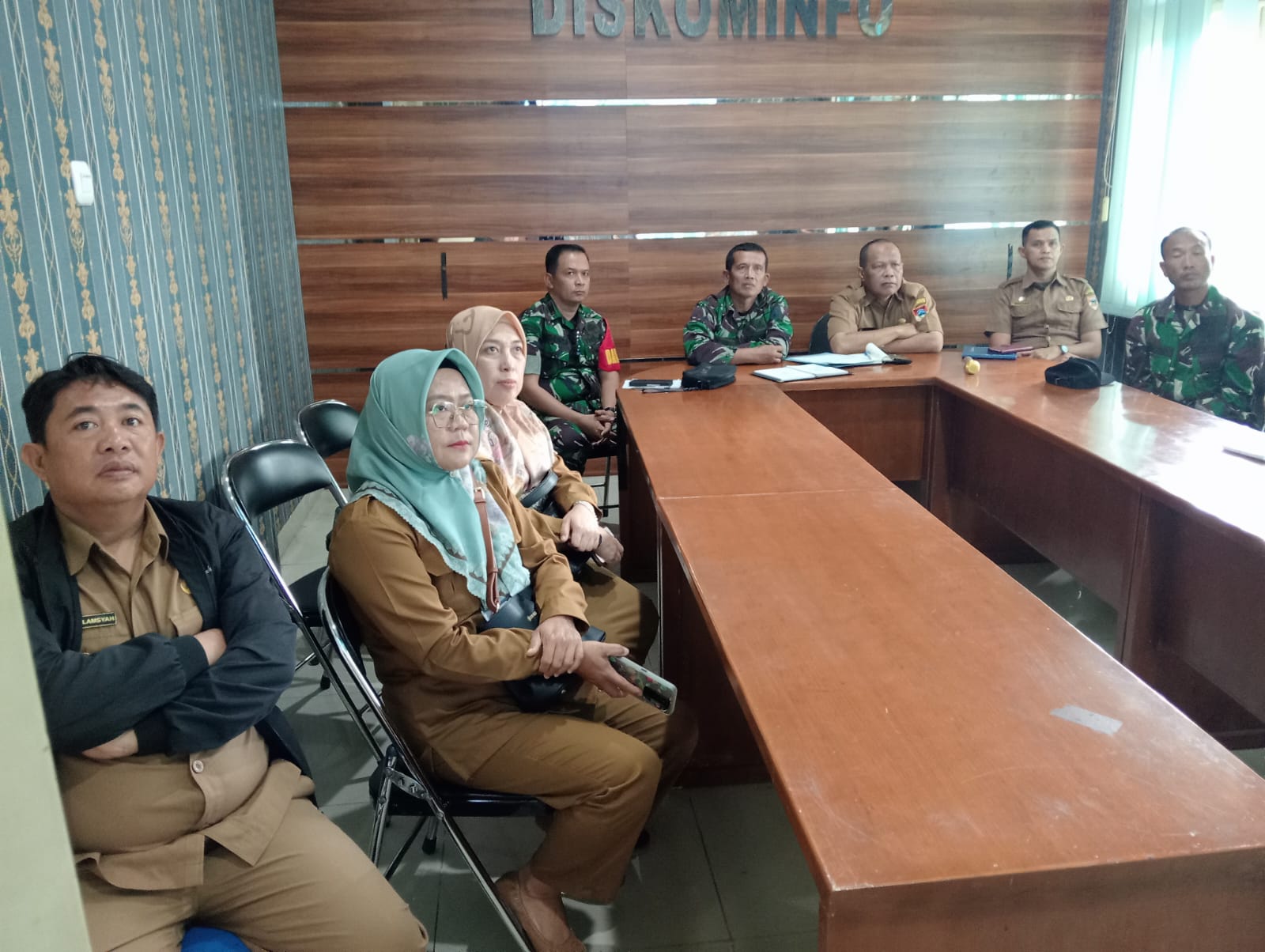 Menghadiri Rapat Koordinasi Percepatan Pembangunan Fisik Koperasi Desa/Kelurahan Merah Putih (KDKMP)