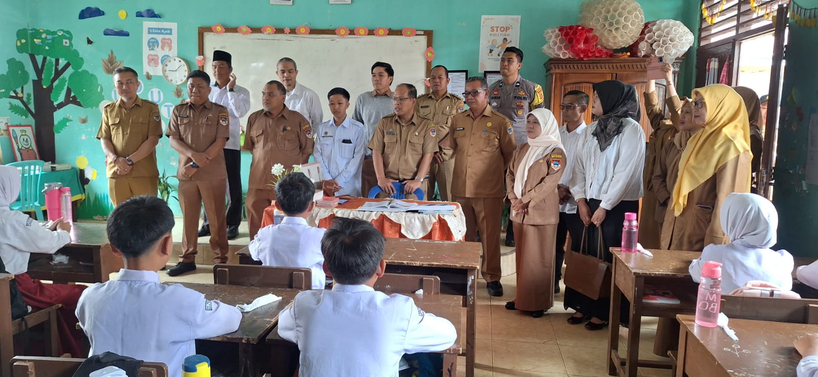 Sebanyak 142 siswa di SD Negeri 46 Kota Pagar Alam menerima manfaat Program Makan Bergizi Gratis (MBG), Pemerintah Kota Pagar Alam Tekankan Pentingnya Pemenuhan Gizi Anak