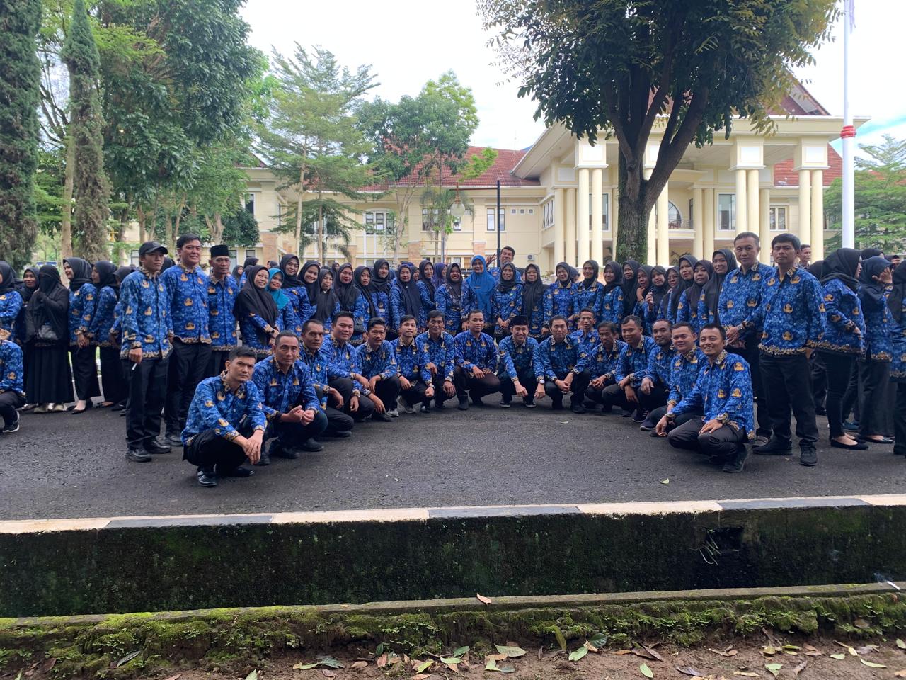 UPACARA GABUNGAN DALAM RANGKA HARI KONSUMEN NASIONAL DAN HARI BUMI SEDUNIA