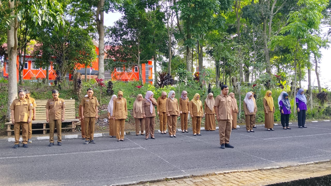 Apel Pagi DKPP Kota Pagar Alam Perkuat Disiplin, Profesionalisme, dan Pemahaman Regulasi Kepegawaian